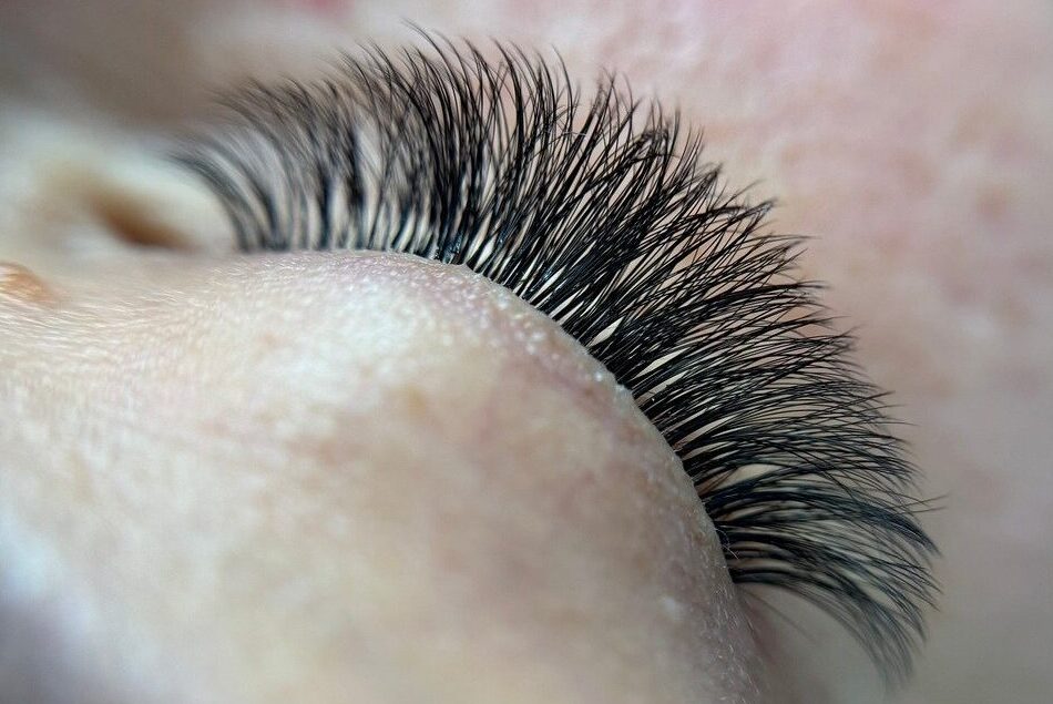 close up look of lashes